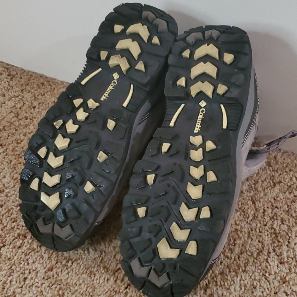 Columbia size 11 coremic ridge mid - Picture 3 of 5